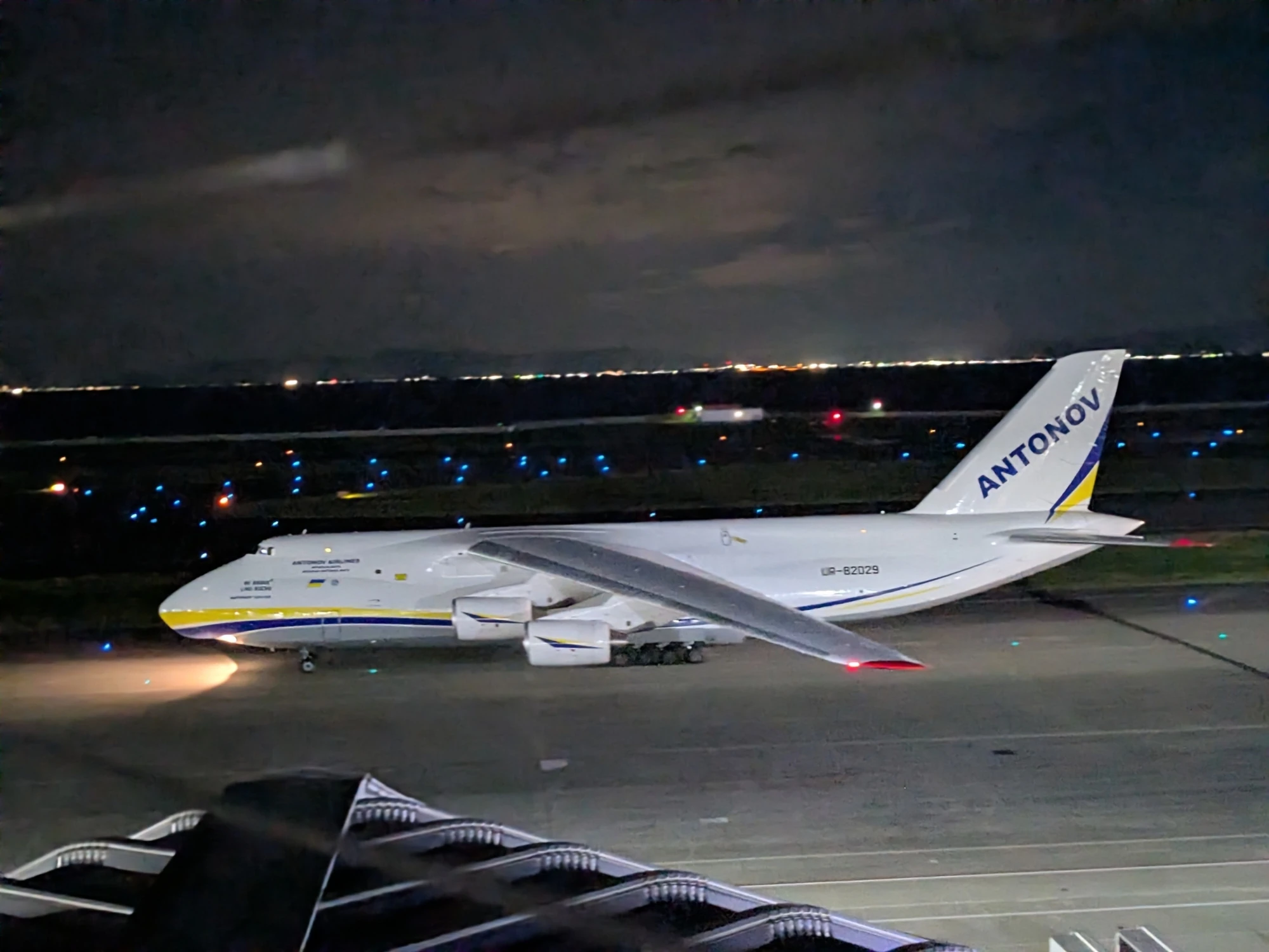 Український Ан-124-100 «Руслан» компанії «Авіалінії Антонова» в аеропорту Chubu Centrair під час інциденту